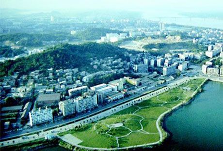 �������Y