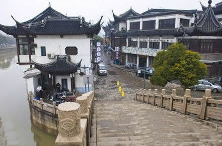 �������Y