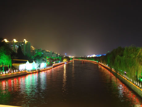 �������Y