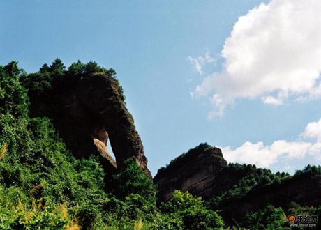 �������Y