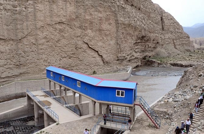 �������Y