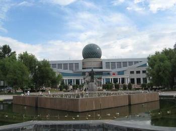 �������Y