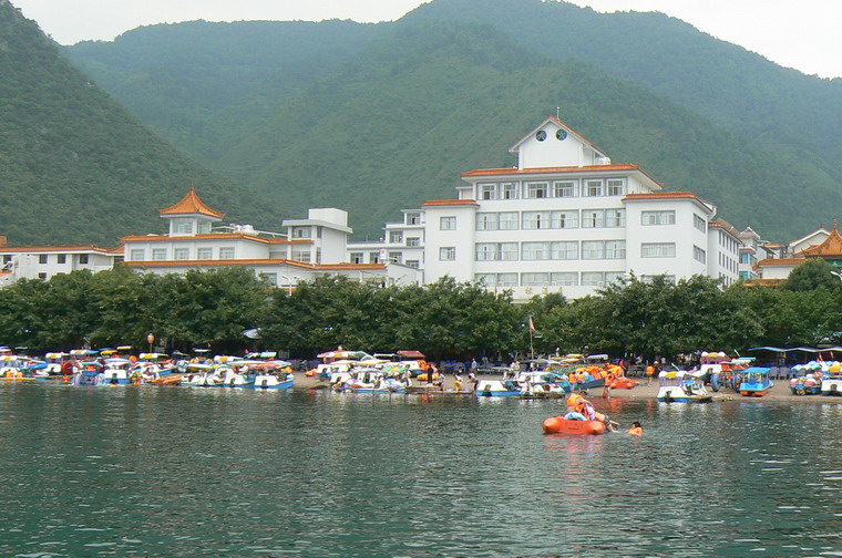 �������Y