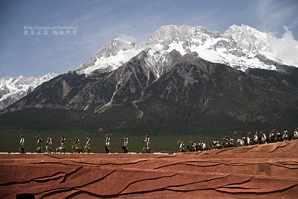 �������Y